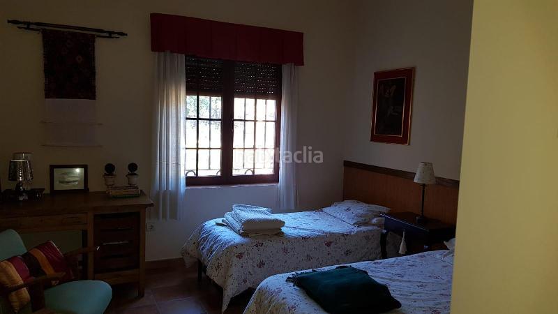 Foto ca175e04-b0c2-4396-830d-25de9ec7d716. Chalet casa unifamiliar en venta en a un kilómetro del centro cáceres en Valverde del Fresno