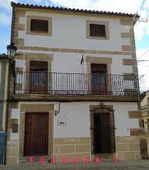 Casa aparellada a Villa del Campo. Casa pareada en venta en centro  villa del campo cáceres