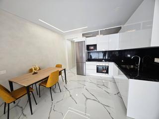 Etagenwohnung in Zona Playa del Cura. Piso en planta baja con 2 habitaciones en torrevieja, playa del