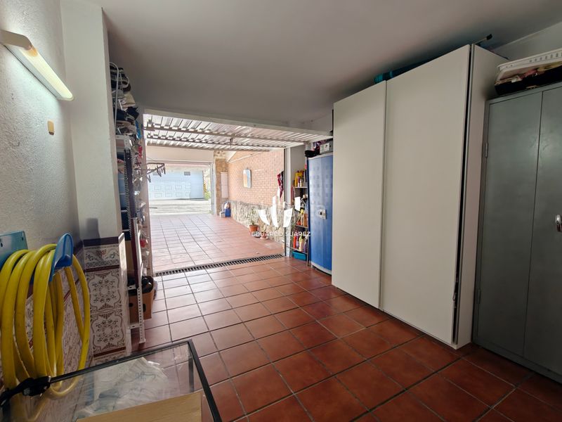 Foto 3d4a8a70-9fe1-4300-b026-c23a12a1a3ae. Xalet amb xemeneia calefacció aparcament piscina a Rivas - Vaciamadrid
