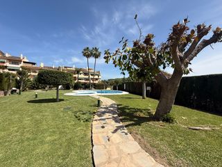 Piso en Bel - Air. Gran oportunidad piso en la urbanización de  bel air estepona