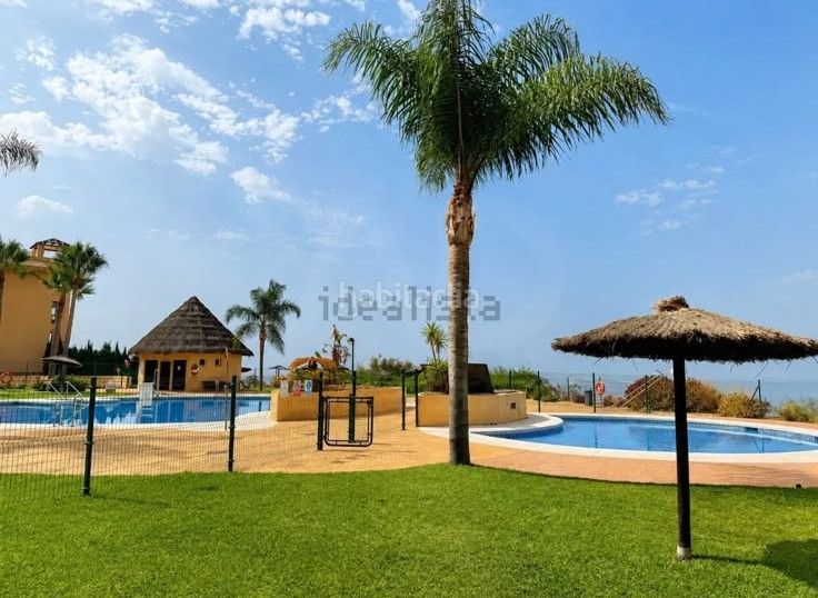 Foto d61eec2e-cd20-4993-8463-88acff2efe81. Pis amb aparcament piscina a La Cala del Moral Rincón de la Victoria