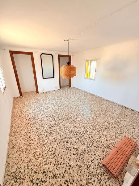 Foto 7d9b2b5d-d73a-4760-92cb-24e1015688ba. Masia amb xemeneia aparcament a Archidona