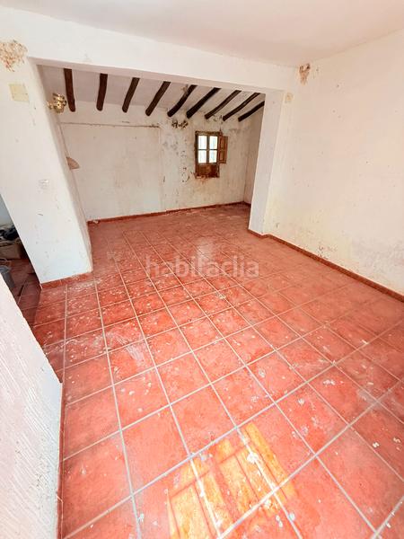 Foto affabb4f-52b3-4c6f-89b8-ea7aa7420879. Masia amb xemeneia aparcament a Archidona