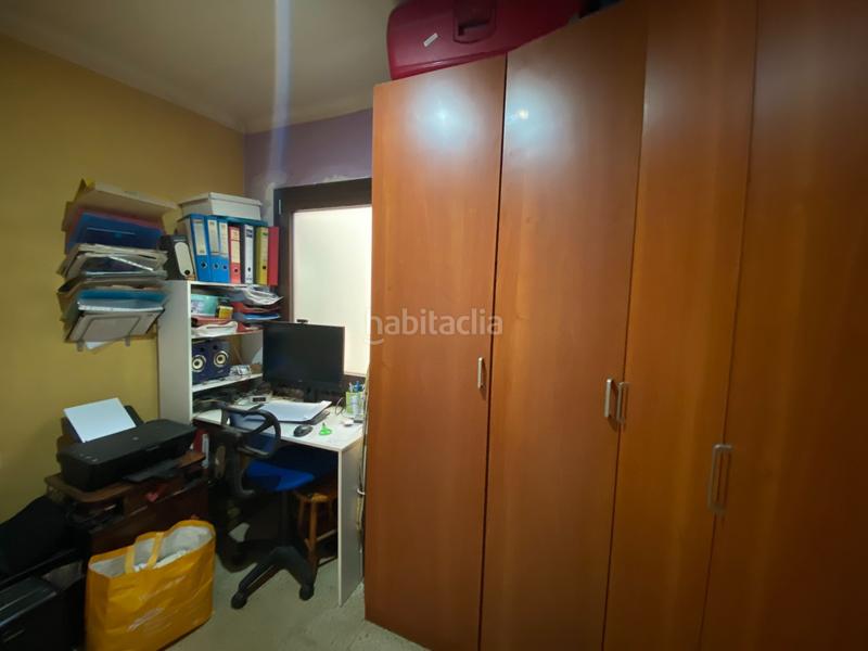 Foto eb5dc17d-86b8-4f2d-b50f-872bbbf3c54b. Ático vive en las alturas ático con encanto, luz natural y una terraza de ensueño en Girona