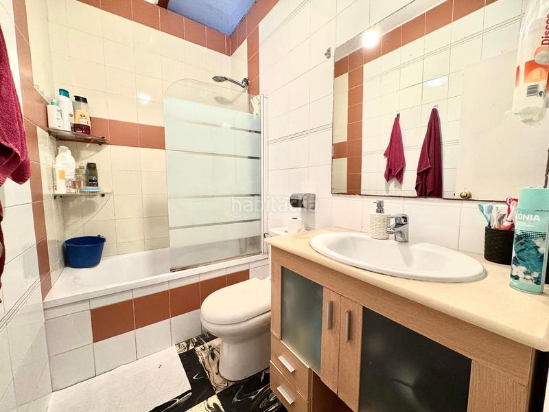 Foto f5b1b9fd-9411-43be-9a19-46f671eabd12. Casa adosada  de 3 plantas en sant narcís con amplias terrazas y 4 habitaciones en Girona