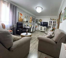 Pis a Eixample Nord. Amplio piso reformado de 3 dormitorios y 1 baño en el corazón de