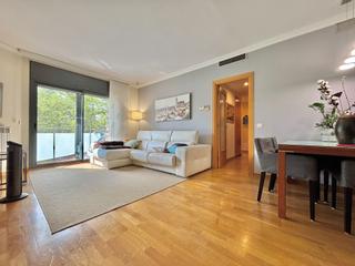 Appartement  Ciudad de figueres. Piso de 4 dormitorios y dos baños en montilivi, girona capital