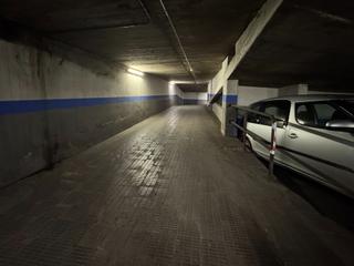 Aparcament cotxe  Orient. Se vende plaza de aparcamiento en carrer orient