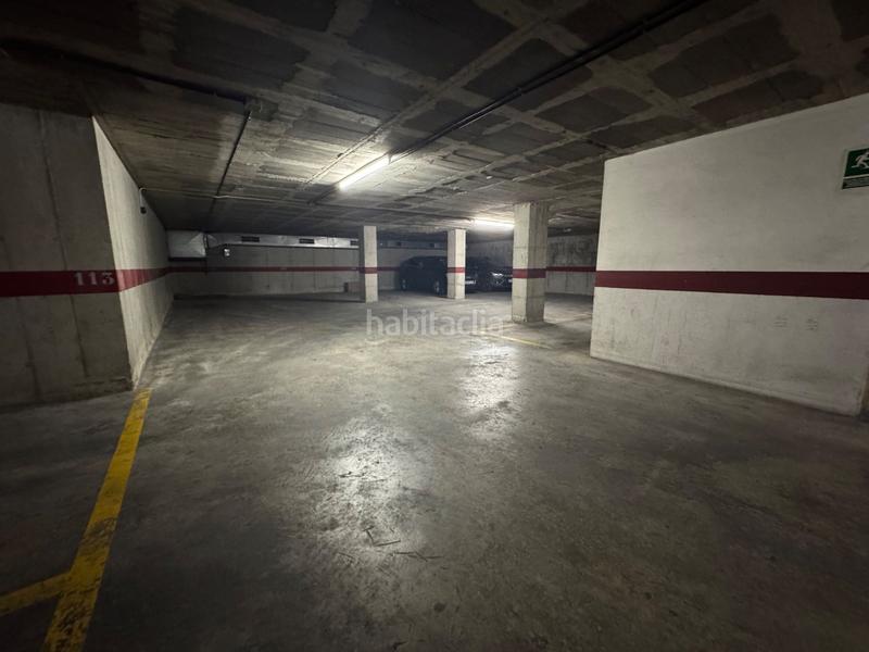 Foto 0a0bac6e-f214-462b-8390-988e25fd6702. Parking voiture dans La Devesa Girona