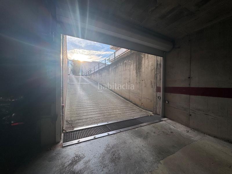 Foto 9c776b41-b570-4f25-9073-2c3f4efc059b. Parking voiture dans La Devesa Girona