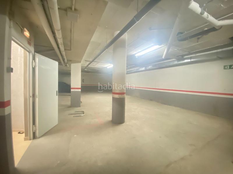 Foto a4a2970b-d14d-4465-adb9-29a805fc7029. Aparcament cotxe a Eixample Sud-Migdia Girona