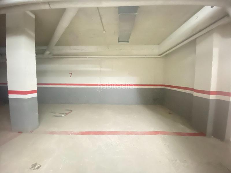 Foto b3a746ed-7d29-48cc-87ac-62a517c7d2c9. Aparcament cotxe a Eixample Sud-Migdia Girona