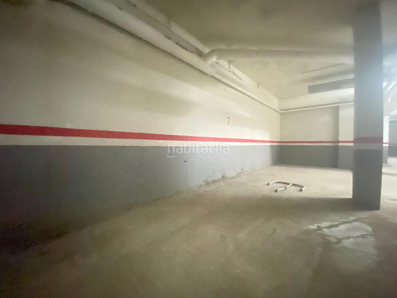 Foto f60a4909-49e7-4a4b-8ed5-3901850f8082. Aparcament cotxe a Eixample Sud-Migdia Girona