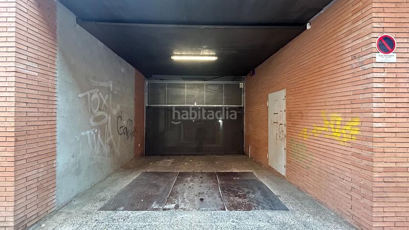 Foto 2fe25cd4-afb4-4117-9650-6528331c2f1e. Car parking in Santa Eugenia Girona