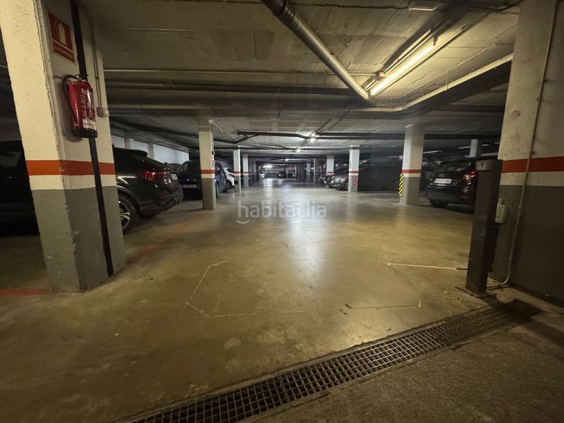 Foto 5abe0fbe-b014-4fb8-aa31-9aabeada878b. Parking coche en Eixample Sud-Migdia Girona