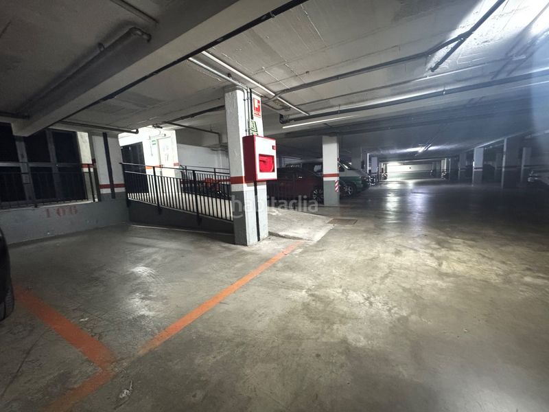 Foto cd632cbf-10f7-42ed-93e1-3d56ab39aac6. Parking coche en Eixample Sud-Migdia Girona