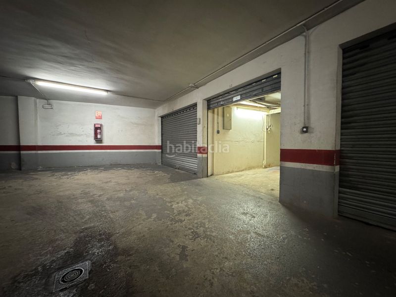 Foto 0775cc1c-2da1-4a27-ada1-d37ccdd22191. Aparcament cotxe a Centre Salt