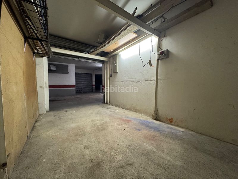 Foto 4527b1d4-d554-4bc4-ae91-c60ad4d2eb5d. Aparcament cotxe a Centre Salt