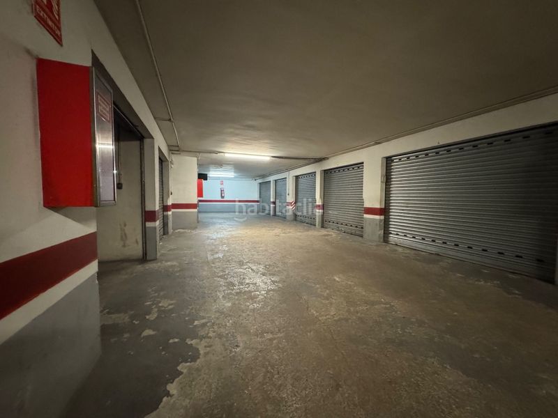 Foto 6e350eb6-c021-4400-aa32-999b56527f92. Aparcament cotxe a Centre Salt