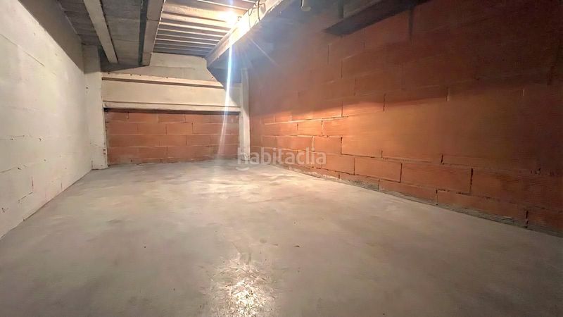 Foto 3c97f03b-e646-4d62-a23a-1bc5737d4570. Posto auto in Centre Salt