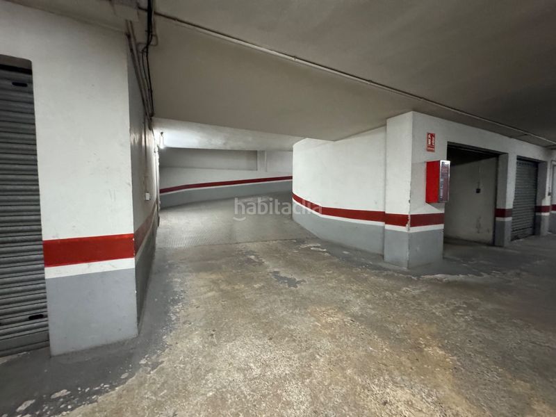Foto 9c682f13-8ec3-4731-9630-4d93b16e2094. Parking coche en Centre Salt
