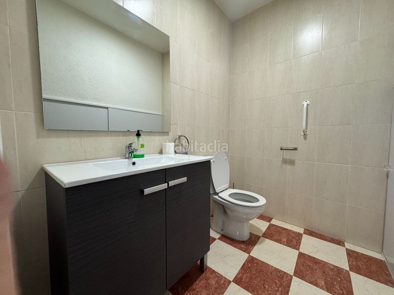 Foto 2b15c250-d562-4967-ae91-b56b0b156d00. Local comercial en La Devesa Girona