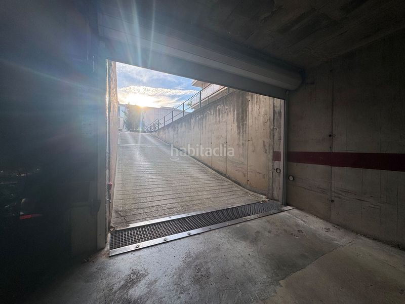 Foto f8726868-cb68-48f0-897a-7ceb91bc1482. Aparcament cotxe a La Devesa Girona