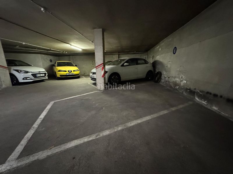 Foto f0fe1b8e-df4b-4822-8ee8-a68a6db0d01a. Aparcament cotxe a Veïnat Salt