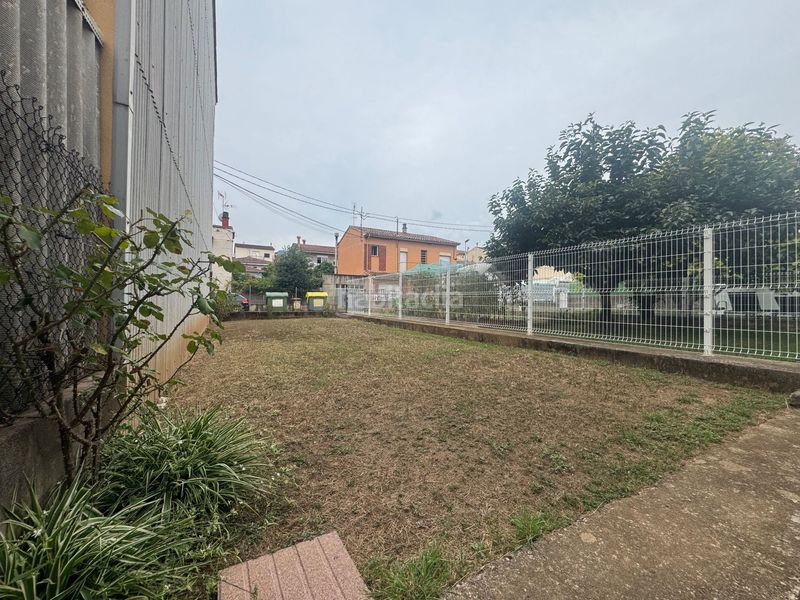 Foto a8e33444-989d-4987-b9c6-98261c4d69ce. Casa adosada en Olot