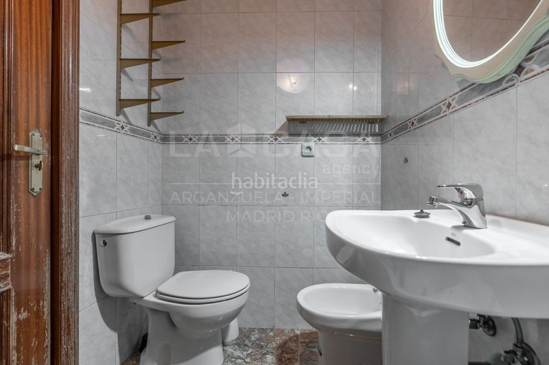 Foto 6c53998f-33b3-4a61-b6a0-74461522da79. Pis a Palacio Madrid