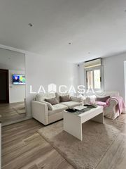 Pis a Carrer d'Empúries