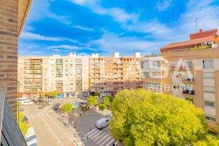 Etagenwohnung  Carrer de just ramírez. Piso de 3 habitaciones en excelente estado, listo para entrar a