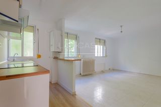 Flat  Calle de cuart de poblet. Piso en venta en lucero
