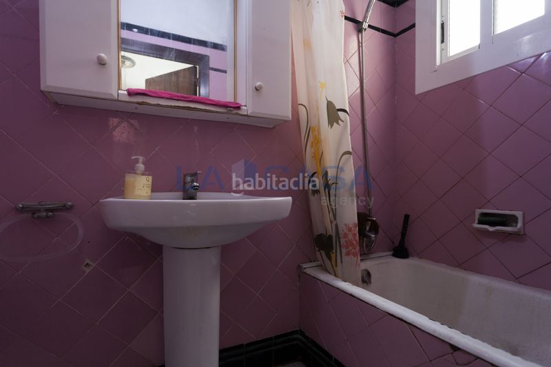 Foto 5379b918-3734-4970-95e1-39e9e2353c10. Edifici a La Florida Hospitalet de Llobregat (L´)
