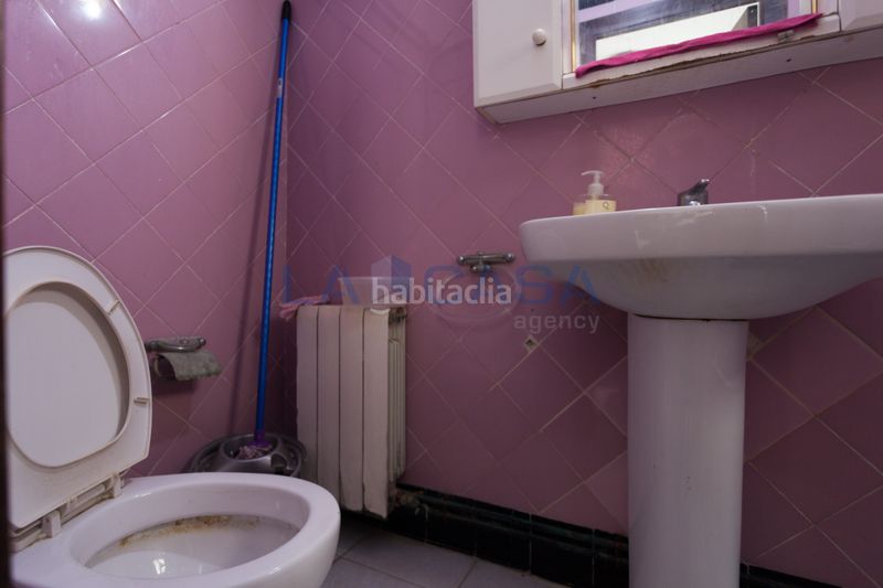 Foto 6c5ac13c-f0ad-47d0-9cb4-367c83e8c2c6. Edifici a La Florida Hospitalet de Llobregat (L´)
