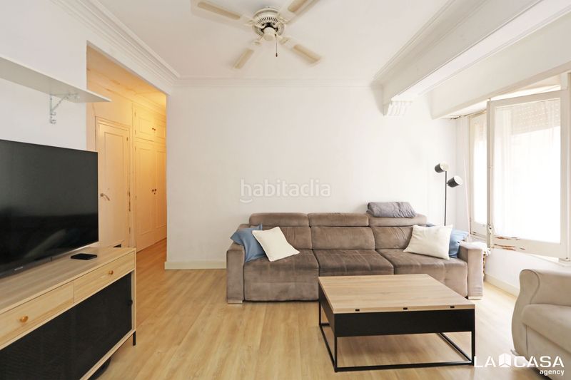 Foto 85a3a5ee-f442-4fb3-a952-22a74f71ea6f. Edifici a Santa Eulàlia Hospitalet de Llobregat (L´)