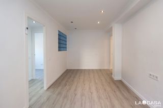 Etagenwohnung  Plaça de provençana. Piso calle provencana de, l'hospitalet de llobregat, piso de 3 h