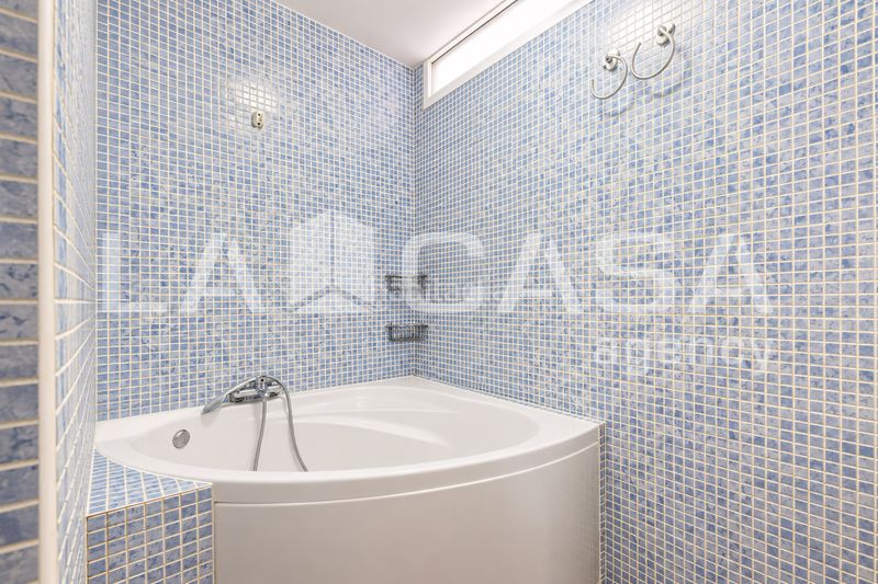 Foto ef8aa86e-b6bf-42a1-bcea-c78633252497. Pis a Aiora Valencia
