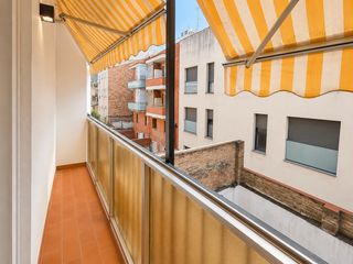 Piso en Santa Eulàlia. Encanto, funcionalidad y potencial: una excelente oportunidad pa