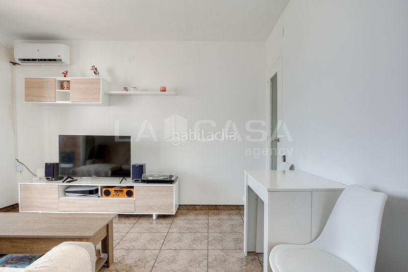 Foto 18a388d8-bbed-4f74-b6e4-cd28349b0c86. Pis a La Gavarra Cornellà de Llobregat
