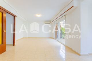 Piso  Carrer del poeta mas i ros. ?? amplio piso de 3 dormitorios con ascensor, patio y aire acond