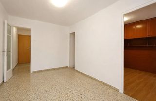 Pis  Carrer de leonardo da vinci. Piso interior en venta en calle leonardo da vinci de, l'hospital