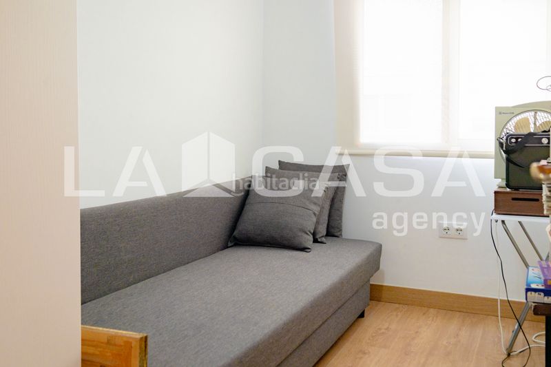 Foto 1ae0b4a6-3296-4cfb-b4b1-3dfe84583659. Pis a Ciutat Jardí Valencia