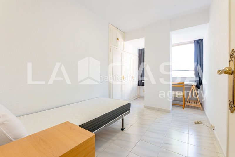 Foto 5855ab99-c73f-46c0-8979-aaa8ad1abda2. Pis a Ciutat Jardí Valencia