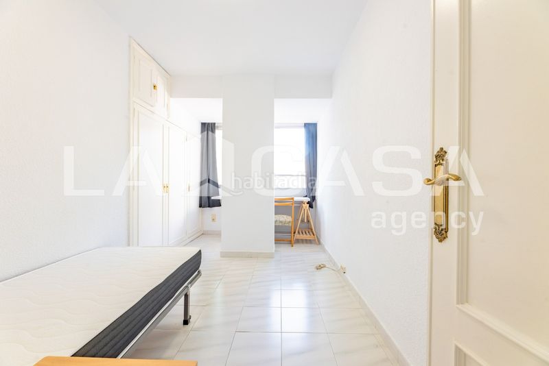 Foto b592ae2e-8b07-4820-a8a5-f0ed4f3d265d. Pis a Ciutat Jardí Valencia