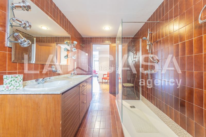 Foto a003d36c-036a-43de-9266-ab0487e450c8. Pis a Ciutat Jardí Valencia