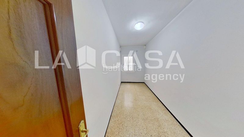 Foto afbb9c26-ea56-4419-95a5-d4f79b90f42f. Pis a El Camp de l´Arpa del Clot Barcelona