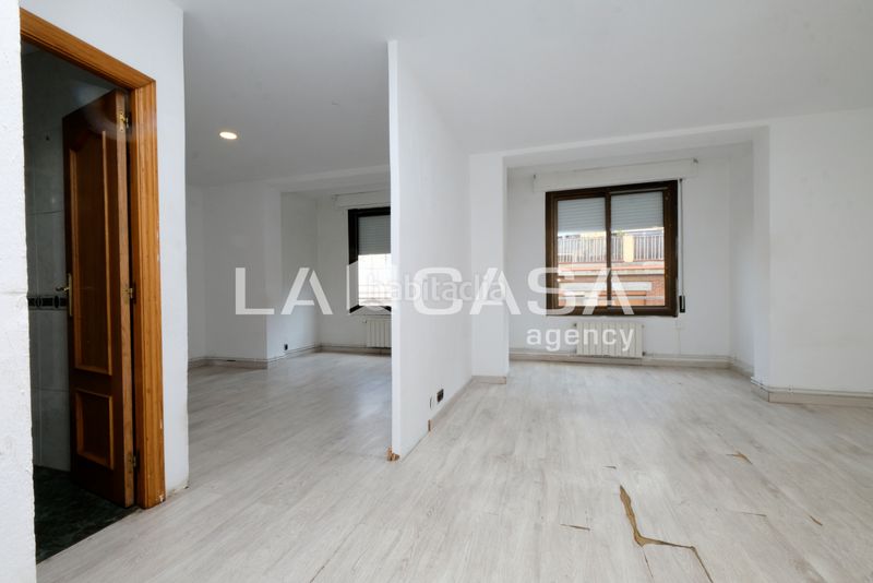 Foto 5e995ab9-d88d-4bf5-a421-091c2f9b1233. Pis a Vilapicina - Torre Llobeta Barcelona