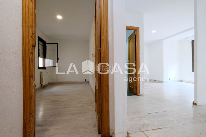 Foto 8085b04c-f54c-4037-a52b-23ae9b76f0e7. Pis a Vilapicina - Torre Llobeta Barcelona